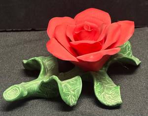 I4 - Mr. Lincoln Rose Figurine