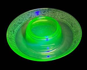 I4 - Vintage Cambridge Etched Uranium Glass Bowl