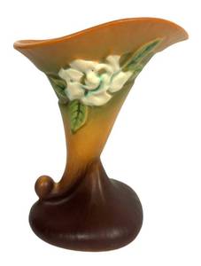 K2 - Vintage Roseville White Gardenia Cornucopia Vase