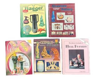 L5 - Collection of Collectables Books including Hull, Shawnee, Haeger and More