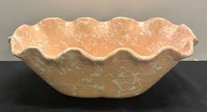 B4 - Vintage Shawnee Cameo Ware Planter