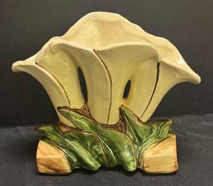 A3 - Vintage McCoy Triple Lily Vase