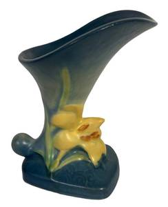 A3 - Vintage Roseville Zephyr Lily Cornucopia Vase