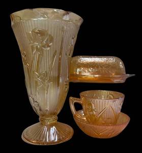 E4 - Vintage Jeannette Glass Iris & Herringbone Floragold Louisa Carnival Glass Mixed Lot