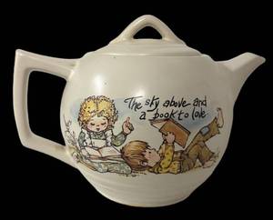 C2 - Vintage McCoy Pottery Childrens Reading Teapot