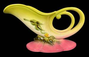 D2 - Vintage Hull Woodland Cornucopia Vase 11