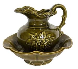 D4 - Vintage McCoy Pottery Olive Green Pitcher & Basin Set 1962