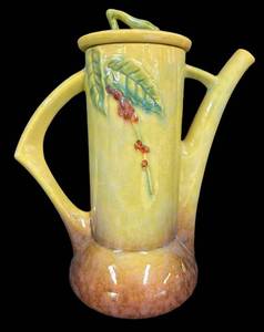 D5 - Vintage Roseville Pottery Wincraft Chocolate Pot Shape 250p