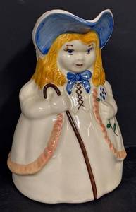 H6 - Vintage Shawnee Pottery Bo Peep Pitcher 8 in