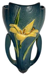 H6 - Vintage Roseville Zephyr Lily Wall Pocket 119-7 Blue Glaze