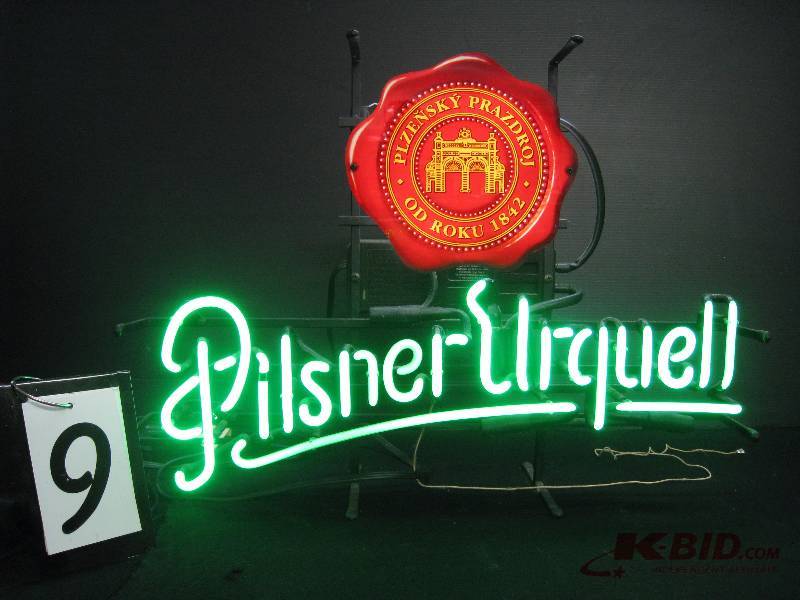 lot 9 image: Pilsner Urquell neon 25 L x 18 h