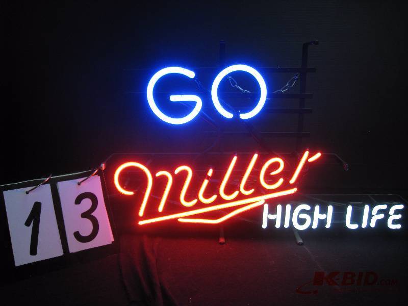 lot 13 image: Go Miller High Life neon 23 L x 15 h