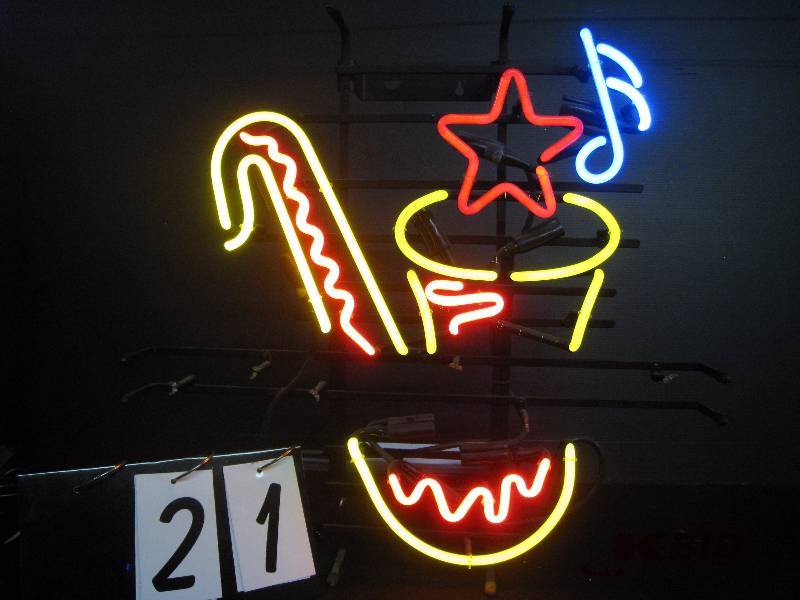 lot 21 image: Saxophone neon - customize it 25 w x 24 h