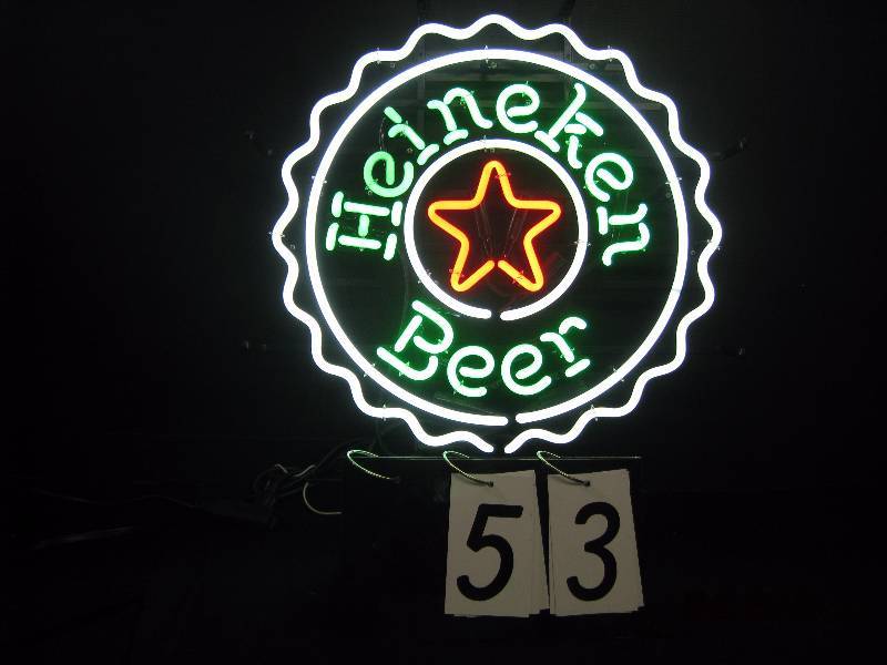 lot 53 image: Heineken Beer bottle cap neon with red star - Like new, with box 22 w x 25 h