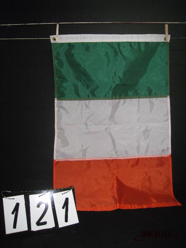 lot 121 image: Irish Flag - nice fabric flag, new 37 w x 24 h