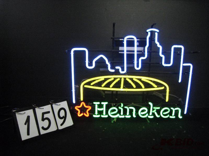 lot 159 image: Heineken Metrodome neon sign, very collectible now that dome is gone 27 w x 21 h