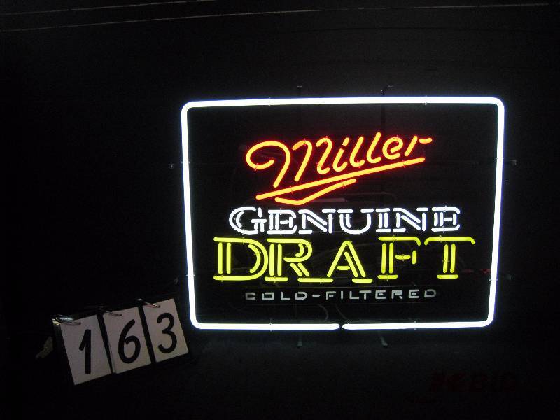 lot 163 image: Miller Genuine Draft classic look neon sign - new 32 w x 24 h