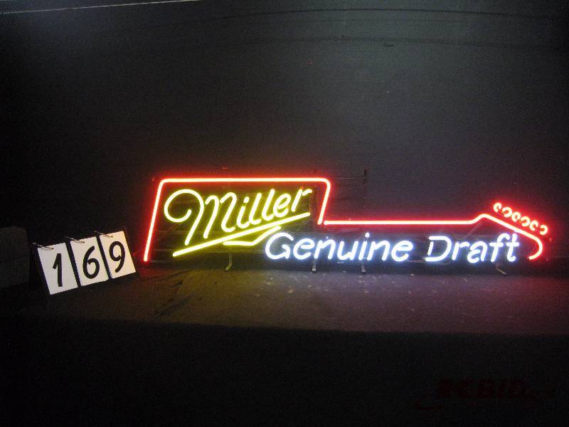 lot 169 image: Miller Genuine Draft neon guitar - nice, older sign 50 w x 12 h