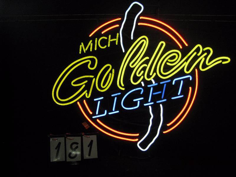 lot 181 image: Large Michelob Golden Light - Smooth Over Everything 42 w x 36 h