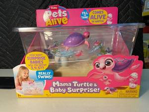H3 - Zuru Pets Alive Mama Turtle & Baby Surprise Water Toy