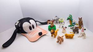 Vintage Disney & Walt Kelly Toy Lot  Goofy Hat & 1969 Figurines