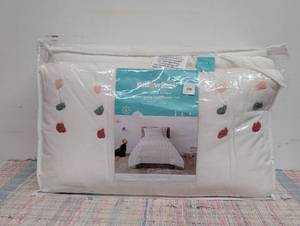 Twin Pom Kids Comforter Set Cream - Pillowfort Twin Bedding, Polka Dot, Quilted