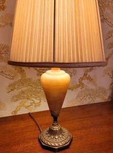 Vintage Italian Neoclassical Alabaster Urn Table Lamp