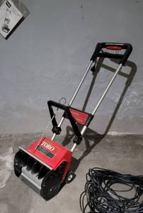 Toro S120 Snowthrower