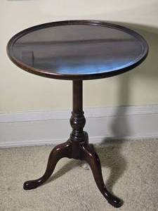 Round Pedestal Side Table with Tripod Base