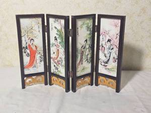 Chinese Porcelain Geishas Miniature Screen