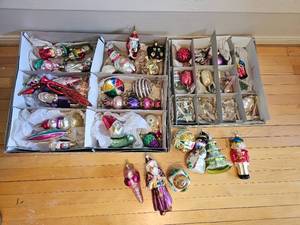 Vintage Christmas Cheer Ornament Collection C