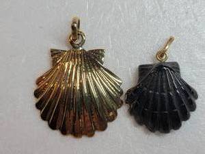 Scallop Shell Pendants  18K Yellow Gold & Black Onyx