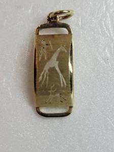 14K Yellow Gold African Giraffe Safari Pendant  2g