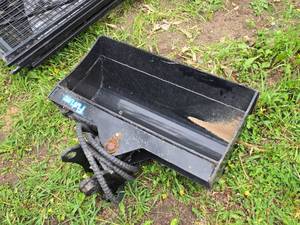 FUTURE FT-31 Hydraulic Tilt Bucket - 32 Wide - New