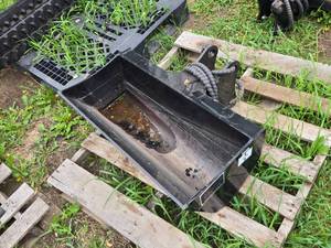 Hydraulic Tilt Bucket Attachment - 32 Wide - New