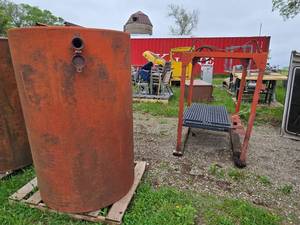 61 x 40 Fuel Barrel with Stand - Apprx. 300 gallons