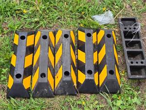 Lot of 6 Rubber Parking Curb Stops with Bolts Set - 6x21