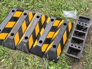 Lot of 6 Rubber Parking Curb Stops with Bolts Set - 6x21