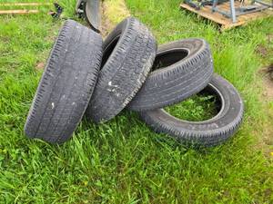Set of 4 Used Automotive Tires P27560R20
