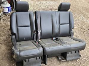 2008 Chevy Tahoe Middle Row Leather Seats