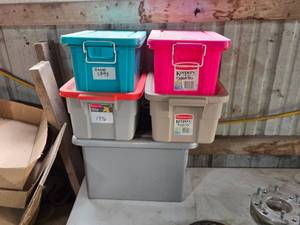Rubbermaid Keepers Storage Boxes with Latches