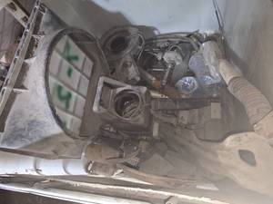 Storage Bin with Mostly Square Body Parts and Sandblaster
