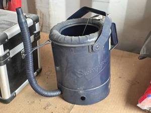 Swing-Away 5 Quart Oil Pouring Can