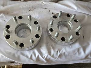 Wheel spacers with studs 5-4.756-5.5