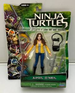 2014 Playmates TMNT April ONeil Action Figure (New On Card)