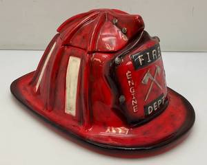Unique Firemans Ceramic 7 12 x 8 12 x 12 12 Helmet Cookie Jar
