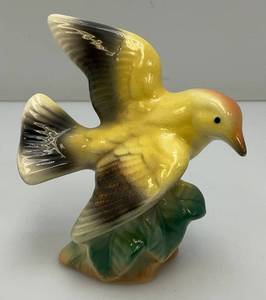 Vintage MCM Royal Copley Yellow And Black Bird Figurine In Flight 3 x 5 x 5.5