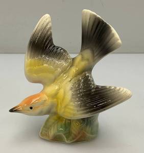 Vintage MCM Royal Copley Yellow And Black Bird Figurine In Flight 3 x 5 x 5.5