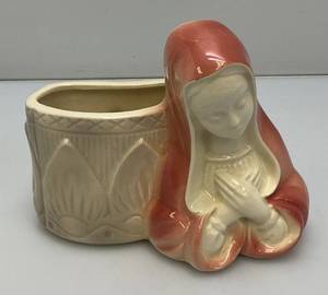 Vintage MCM Royal Windsor Madonna Planter Pink& Cream 6.25 Tall x 7.5 Long x 3.75 Wide