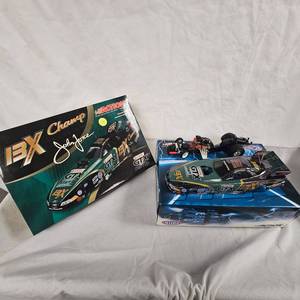 John Force 13X Top Fuel 124